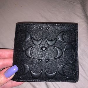 NWT Coach Men’s Wallet. Gorgeous wallet !